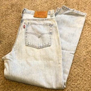 Levis high waisted jeans light blue wash size 10